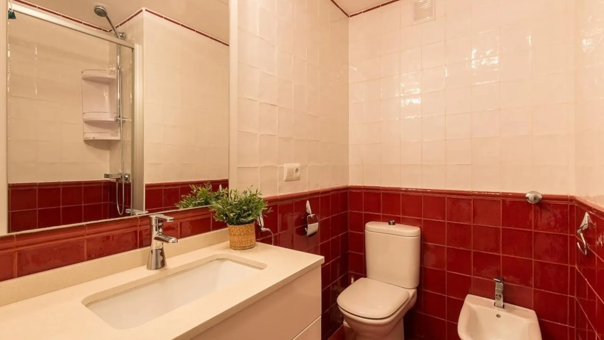 Apartment With Shared Pool Near Beach Torremolinos Spanje