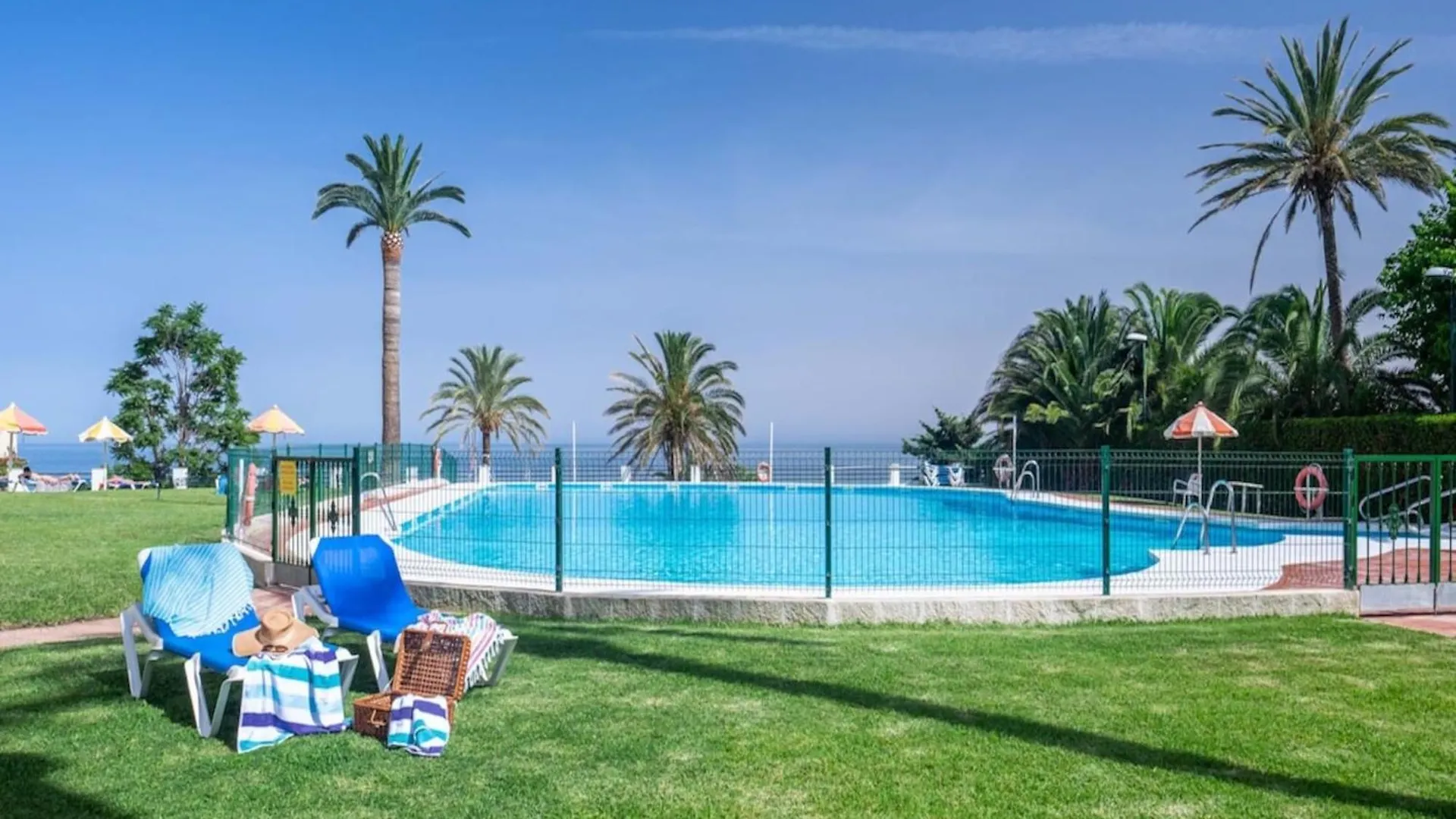 Apartment With Shared Pool Near Beach Torremolinos